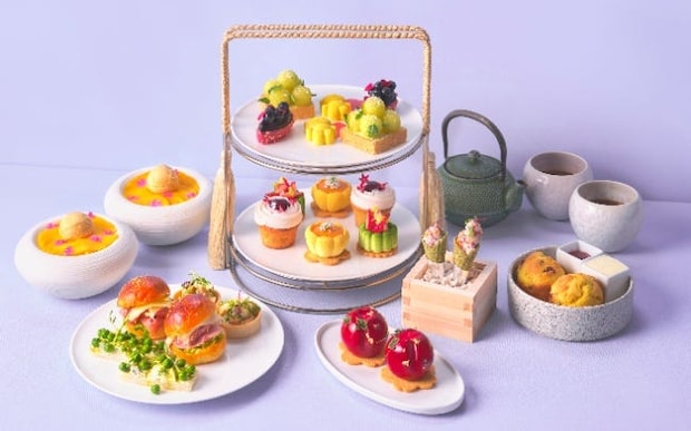ヒルトン京都の春アフタヌーンティー。チェリーやメロン、マンゴーなどフルーツのカラフルな色合いに気分が上がる！