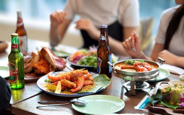 銀座で昼飲み女子会！時間無制限の飲み放題や隠れ家バル、リゾート空間まで。気兼ねなくおしゃべりを楽しめるレストラン5選