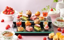 シェラトン都ホテル東京の夏季限定「夏のいちごアフタヌーンティー」。みずみずしいいちごが主役のスイーツ＆セイボリー