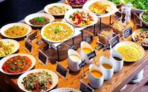 3,000円以下で30～60種類の料理が食べ放題！東京ホテルのコスパ最強ランチビュッフェ4選