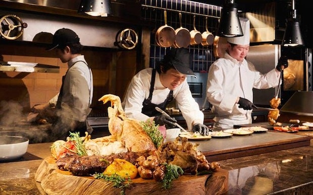 京都センチュリーホテルで夏のランチ&ディナービュッフェ。ライブキッチンの多彩な肉料理やアレンジ自在なアイスクリームに注目