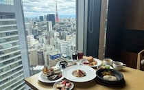ザ ロイヤルパークホテル アイコニック 東京汐留でスパイス＆レモン香る夏ランチ。絶景と楽しむご褒美ビュッフェを編集部レポ