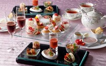 大阪マリオット都ホテル「夏いちごのアフタヌーンティー」。夏いちごとスーパーフードを合わせた個性的なデセールに注目