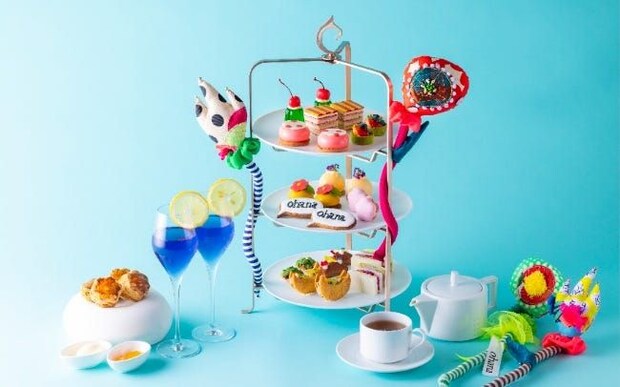 センタラグランドホテル大阪でアーティストとのコラボアフタヌーンティー。色鮮やかでキュートなスイーツが勢揃い