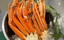 北海道産牛ステーキに本ズワイ蟹、これ全部食べ放題!?　海鮮丼もメロンスイーツも揃うビュッフェをモチ子さんが実食