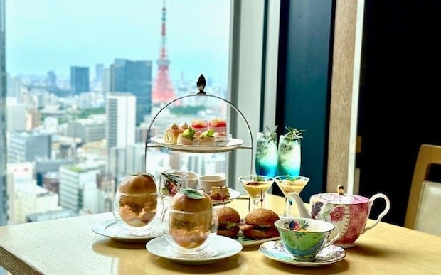 白桃丸ごと1個のパフェに感動!ザ ロイヤルパークホテル アイコニック 東京汐留で“桃”が主役のアフタヌーンティーを体験レポ