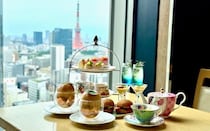 白桃丸ごと1個のパフェに感動！ザ ロイヤルパークホテル アイコニック 東京汐留で“桃”が主役のアフタヌーンティーを体験レポ