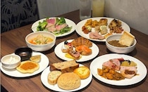 焼きたて自家製パンが食べ放題！「プレミアホテル-CABIN PRESIDENT-東京」のランチビュッフェを体験