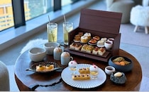 1 Hotel Tokyo「桃のアフタヌーンティー」を実食レポ。38階からの絶景とともに、コース仕立ての贅沢体験を
