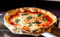 東京で焼きたてピッツァが楽しめるランチ＆ディナービュッフェ4選。友達との食事や家族連れにおすすめ！