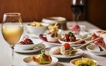 横浜駅周辺でのちょっと贅沢なおひとりさまランチ4選。2,500円以下で楽しめるハワイアンや点心のセットなどに注目