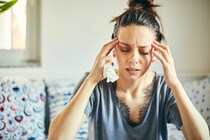 トイレの我慢で熱中症に！ライターが体験した激しい頭痛と危険な症状