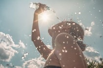 【2026年最新】酷暑対策グッズ6選。高機能、ユニークなアイデア商品も！