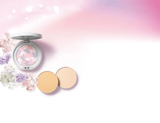 毛穴もくすみもなめらかに整える新処方！オルビス「プレストパウダー」を刷新