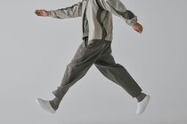 街での歩行もフィットネスへ！傾斜ソールで効果的な運動ができるシューズ「KAMOLEG 3.0」発売