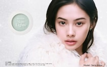 透明感をまとう繊細グリーン！「レブロン スキンライト プレスト パウダー」に限定色登場