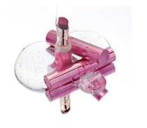 うるんだツヤ＆ぷっくり感！レブロン人気リップにフェミニンな「ミルキーブラウン」登場