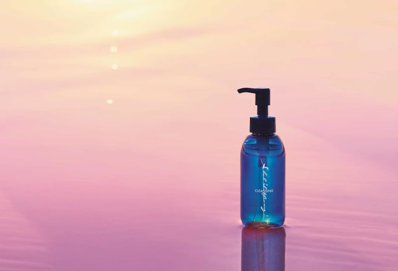 自ら潤う力をサポート!鈴木ハーブ研究所が常在菌を守り育てるメイク落とし新発売