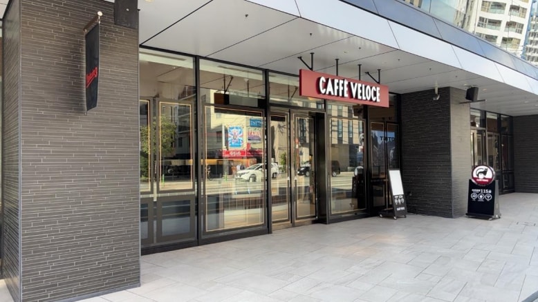 開放感抜群！108席を備える「カフェ・ベローチェ 福岡薬院店」がオープン