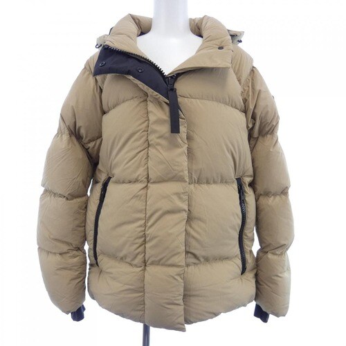 カナダグースのダウンジャケット