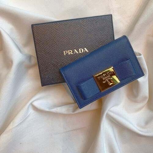 プラダのパスケース