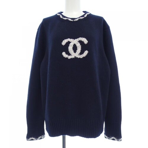 シャネルのネイビーのロゴニット