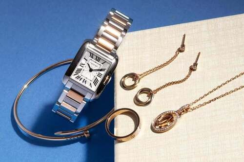カルティエの腕時計とアクセサリー
