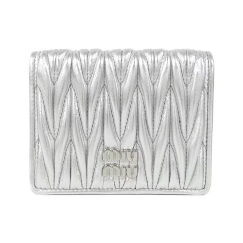 ミュウミュウの二つ折り財布