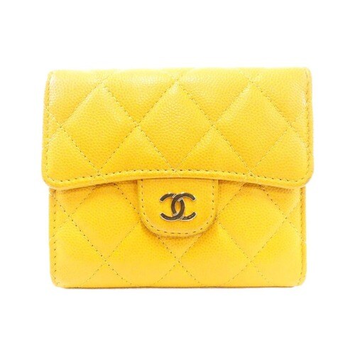 シャネルの二つ折り財布