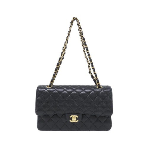 シャネルの黒のチェーンショルダーバッグ
