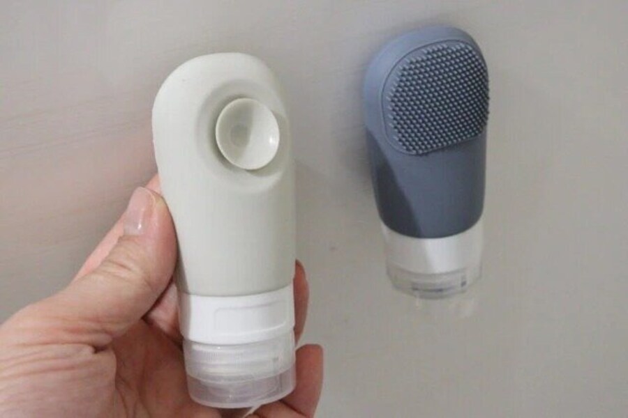 ダイソーのリピ確の詰め替え容器 ダイソーのトラベル詰替用ボトル 吸盤付