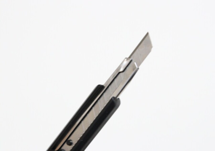 ダイソーならその都度しまわずに済む！「ピタッとつけて保管できる！」「いつでも使えて便利！」