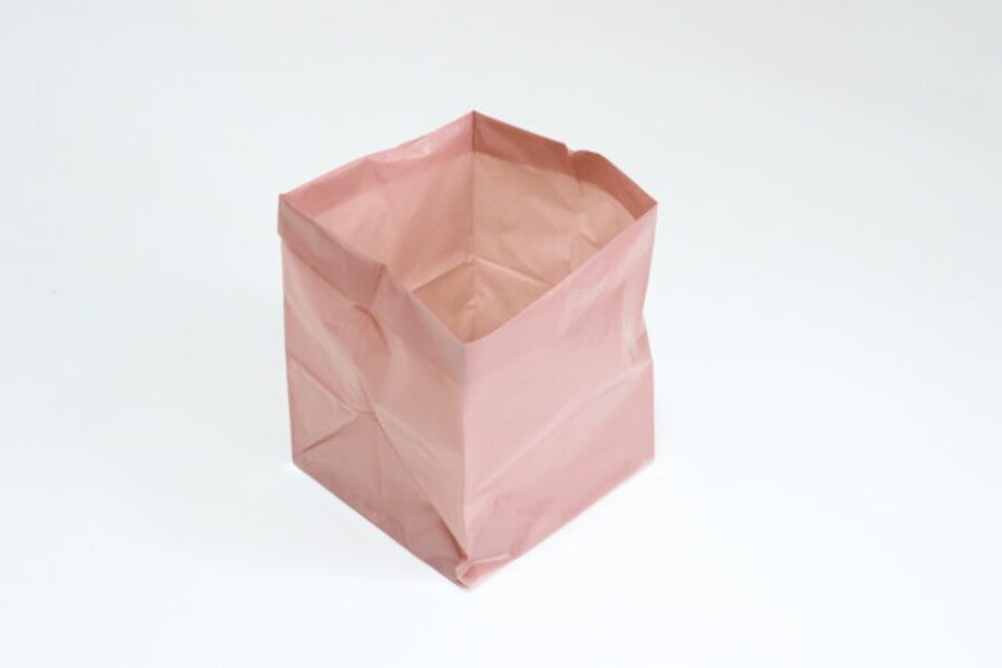 セリア　自立型卓上ゴミ袋 四角形 12枚入り　展開時