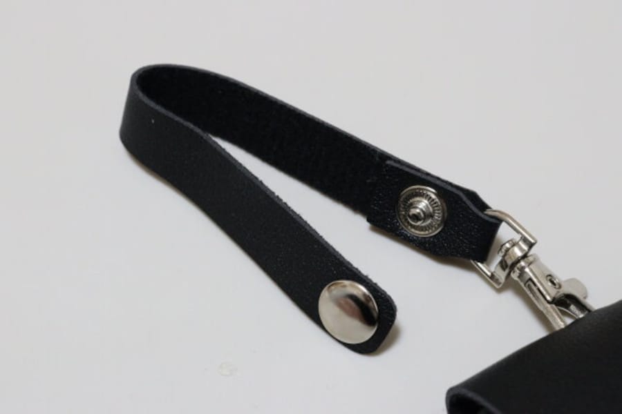 セリア ワイヤレスイヤホンケースホルダー ストラップ セリア ワイヤレスイヤホンケースホルダー ストラップ