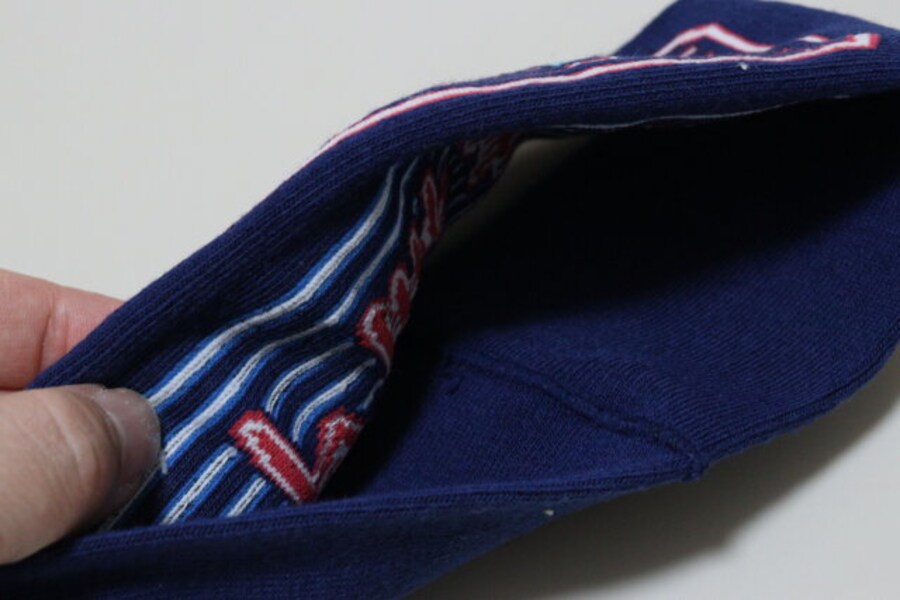 セリアの婦人ネオン看板柄ヘアターバンは吸水力がある