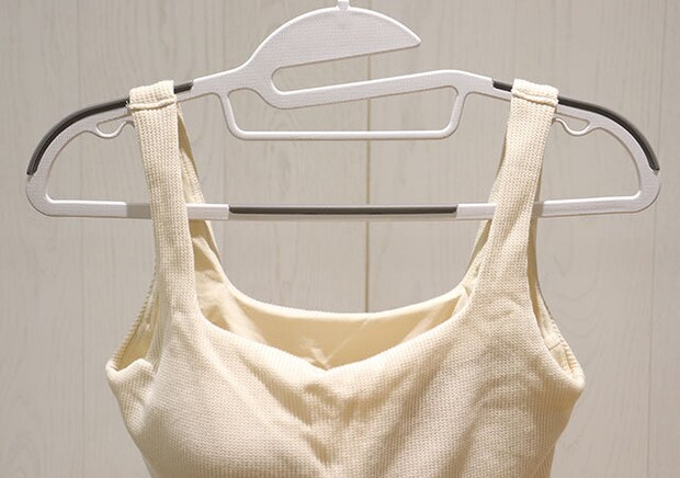 掛けやすいノンスリップハンガー（2本）　使用例