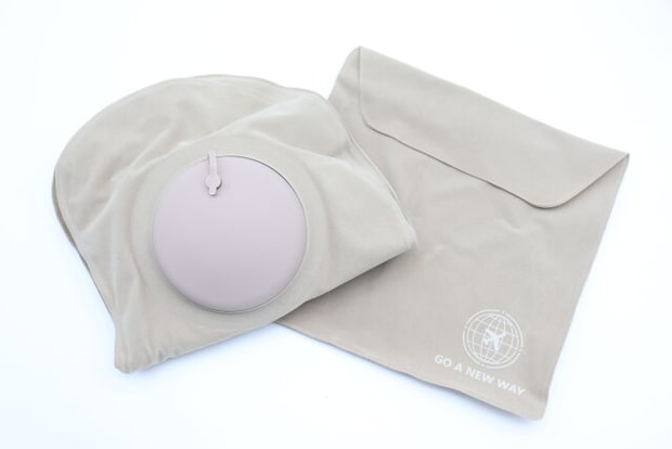 手動プレス式ネックピロー(収納袋付) 手動プレス式ネックピロー(収納袋付)