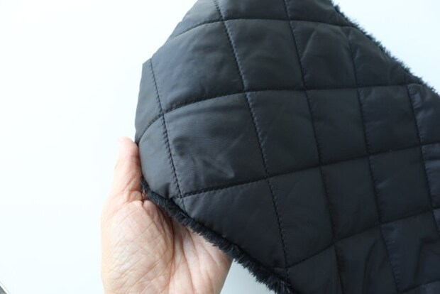 ロング裏ボアマフラー(格子柄、ポケット付) キルティング ロング裏ボアマフラー(格子柄、ポケット付) キルティング