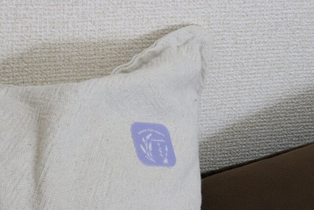 枕に貼るアロマシール 使用例 枕に貼るアロマシール 使用例