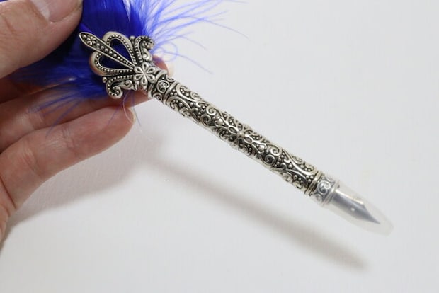 セリア 羽根ペン ペン軸 セリアの羽根ペンのペン軸