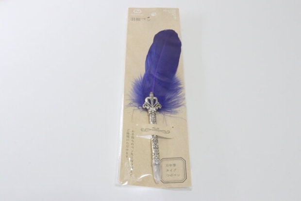 セリア 羽根ペン パッケージ セリアの羽根ペンのパッケージ