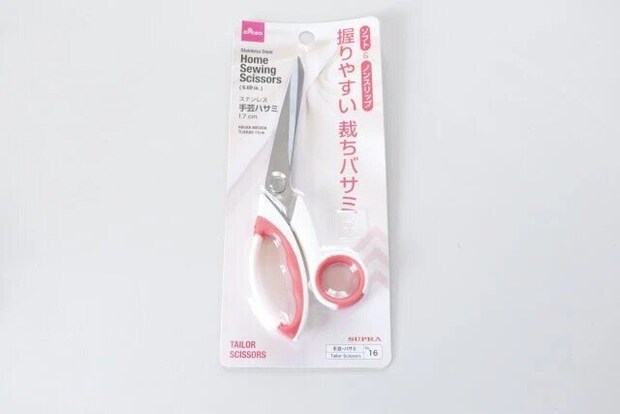 ダイソーのステンレス 手芸ハサミ 17cmのパッケージ
