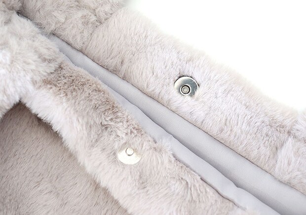 宝島社雑誌付録sweet12月号増刊 otonaSWEETのジルスチュアートのショルダーストラップつき ふわもこファートート4