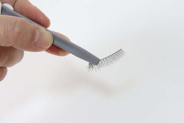 バス用排水口ブラシ ピンセット使用例 バス用排水口ブラシ ピンセット使用例