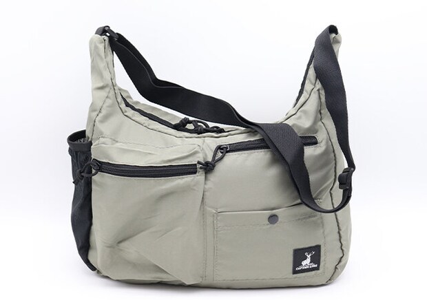 宝島社 雑誌付録 モノマックス12月号 キャプテンスタッグ 便利な外ポケット付き!ショルダーバッグ 宝島社雑誌付録モノマックス12月号のキャプテンスタッグの便利な外ポケット付き!ショルダーバッグ2