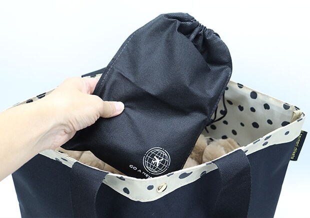 【ダイソー】真っ黒って意外と珍しくない？旅行のお供にあると助かる～！折り畳みグッズ