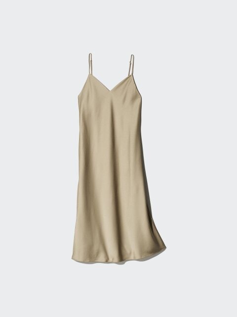 サテンキャミソールワンピース 2025冬ユニクロ値下げサテンキャミソールワンピース