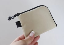 ダイソーのこれ凄すぎるよ！「普通の100均財布と思ったら大間違い！」旅行にも便利なミニ財布