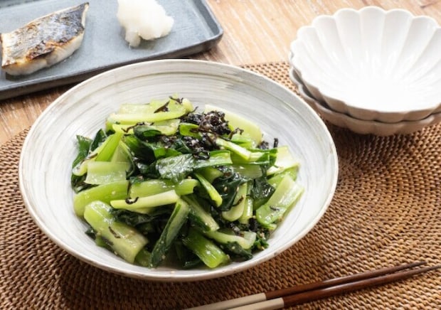 「小松菜ってこんな底力持ってたん！？」全部レンジで簡単なのに美味しい！小松菜活用レシピ4選