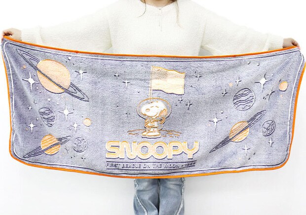 宝島社雑誌付録モノマスター2026年1月号増刊のスヌーピーデザインの光るBIGブランケット2